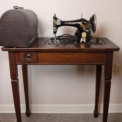 SINGER Sewing Machine with Table (See Description)