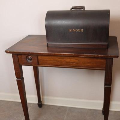 SINGER Sewing Machine with Table (See Description)