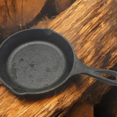 Cracker Barrel Cast Iron Skillet
