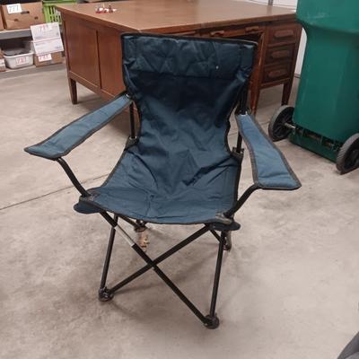 FOLDING CANVAS CHAIR AND AN ARTIC COOLER