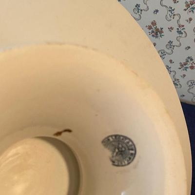Cracked Pedestal Plate