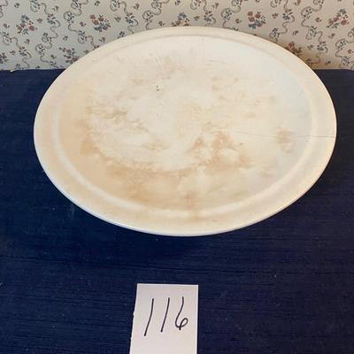 Cracked Pedestal Plate