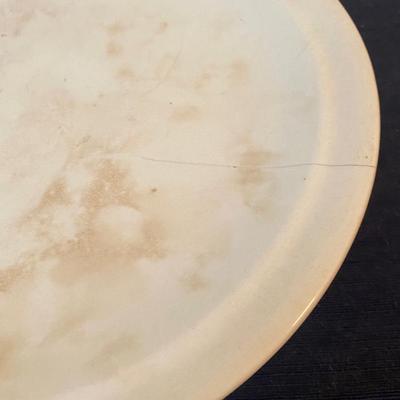 Cracked Pedestal Plate