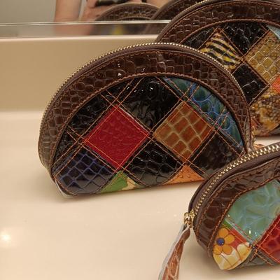 4 SIZES OF THRESKA ZIPPERED BAGS