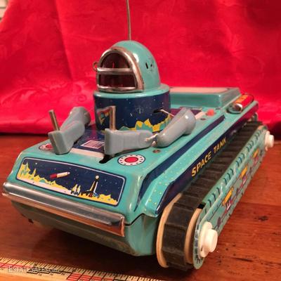 Vintage SPACE TANK Tin Toy! Battery