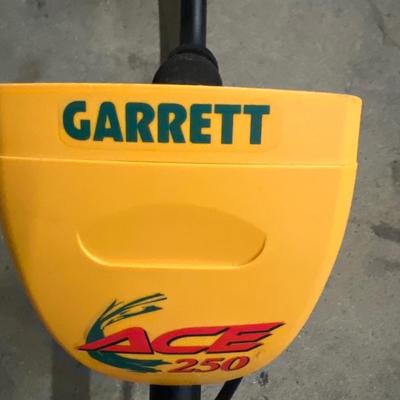 Y18 metal detector