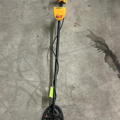 Y18 metal detector