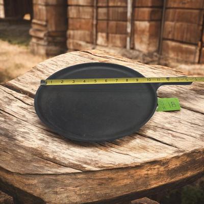 LODGE Round Cast Iron Griddle