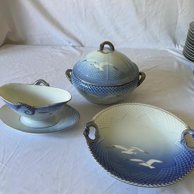 12 Person Bing & Grondahl Porcelain Seagull Dinnerware (K-RG)