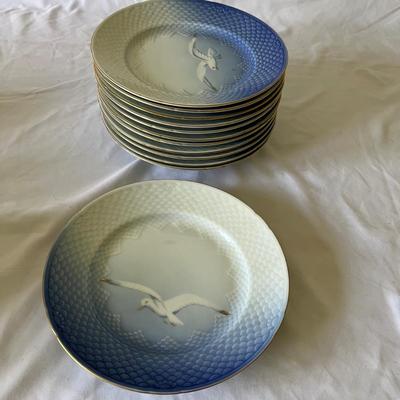12 Person Bing & Grondahl Porcelain Seagull Dinnerware (K-RG)