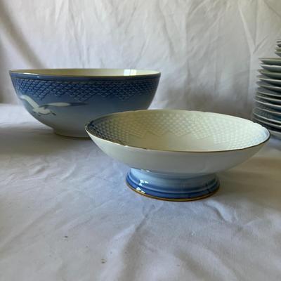 12 Person Bing & Grondahl Porcelain Seagull Dinnerware (K-RG)