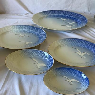 12 Person Bing & Grondahl Porcelain Seagull Dinnerware (K-RG)