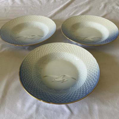 12 Person Bing & Grondahl Porcelain Seagull Dinnerware (K-RG)
