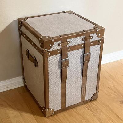 SAFAVIEH ~ Vtg. Style Storage Trunk With Leather Straps Side Table