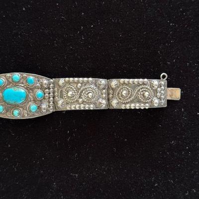 STERLING SILVER AND TURQUOISE BRACELET W/BROKEN CLASP