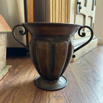 DECORATIVE CHURCH BIRD HOUSE AND 2 METAL VASES