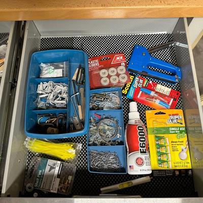 ASSORTMENT OF HARDWARE AND HOUSE PAINTING SSUPPLIES