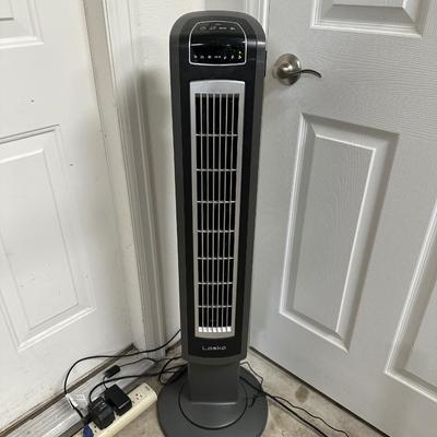 TOWER FAN, FLOOR AND TABLE LAMPS PLUS PROJECTION LIGHT