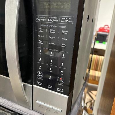 LIKE NEW KENMORE ELITE BUILT IN MICROWAVE
