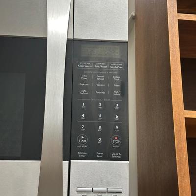 LIKE NEW KENMORE ELITE BUILT IN MICROWAVE