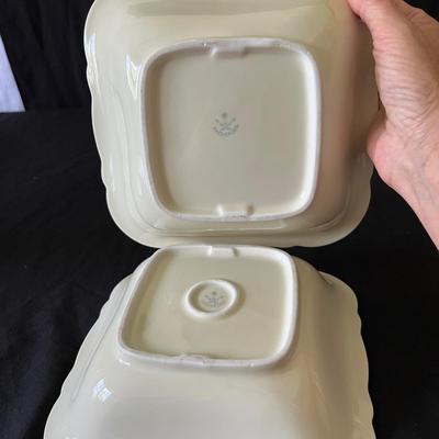 Hackefors 12 Person China Dinnerware Set (DR-RG)