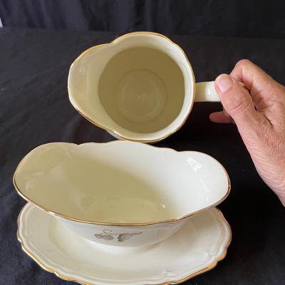 Hackefors 12 Person China Dinnerware Set (DR-RG)