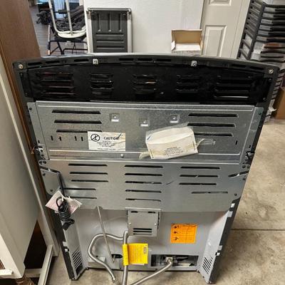 LIKE NEW GE GAS RANGE