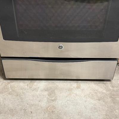 LIKE NEW GE GAS RANGE
