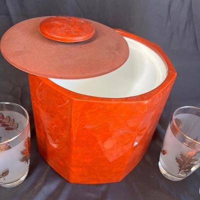70s Bar group