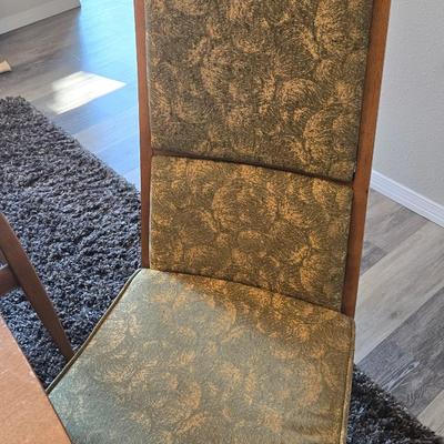 Mid Century Modern Dining Table With 3 Leaves and Padded Top Protector
