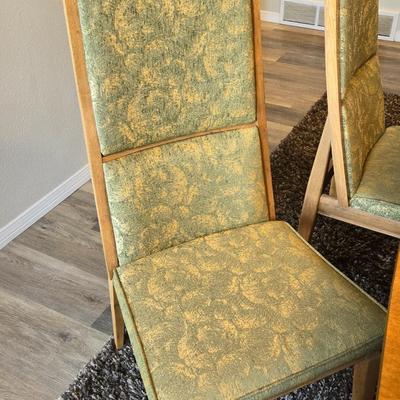 Mid Century Modern Dining Table With 3 Leaves and Padded Top Protector