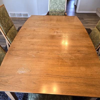 Mid Century Modern Dining Table With 3 Leaves and Padded Top Protector