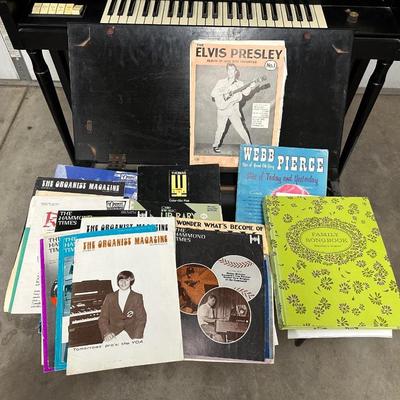 HAMMOND ORGAN WITH BENCH AND SHEET MUSIC