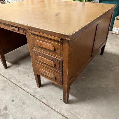 SOLID WOOD PARTNER DESK W/DRAWERS ON EACH SIDE