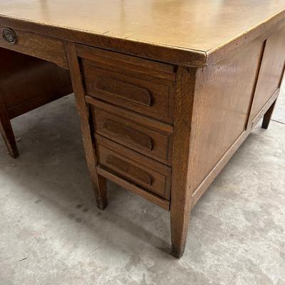 SOLID WOOD PARTNER DESK W/DRAWERS ON EACH SIDE
