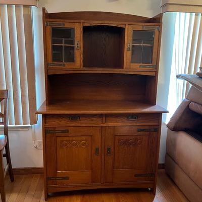Arts & Crafts Style Hutch W/ Carved Detailing (DR-RG)