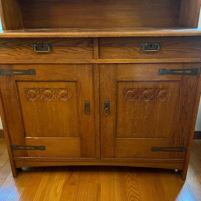 Arts & Crafts Style Hutch W/ Carved Detailing (DR-RG)