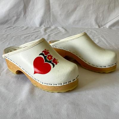 Swedish Collectibles- Clogs & More (O-RG)