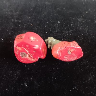 MINIATURE MARBLE ANIMALS MOUNTED ON CORAL
