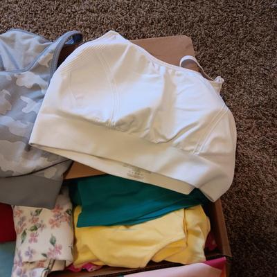 LADIES T-SHIRTS, LEGGINGS AND SPORT BRAS (XXL)