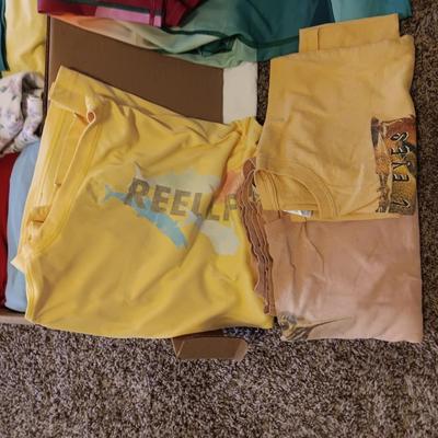 LADIES T-SHIRTS, LEGGINGS AND SPORT BRAS (XXL)