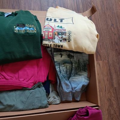 LADIES SWEATSHIRTS AND PANTS L - XL