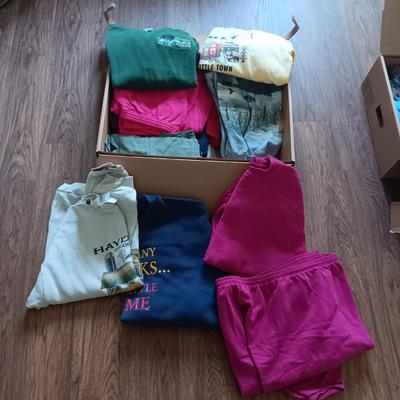 LADIES SWEATSHIRTS AND PANTS L - XL