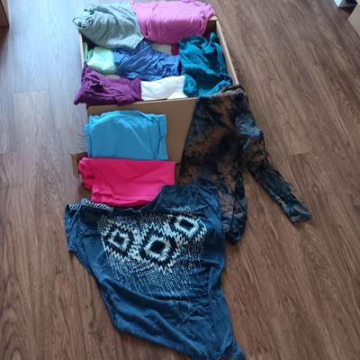 LADIES SHIRTS AND PAJAMAS L - XL