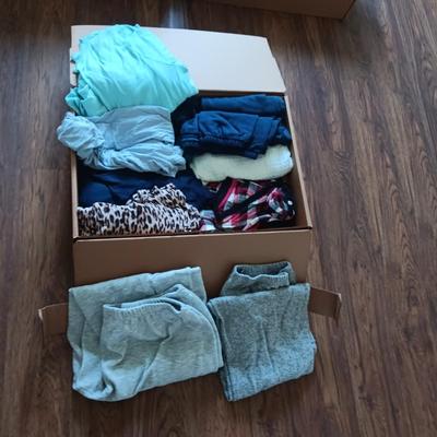 LADIES SWEATS AND PAJAMAS L - XL