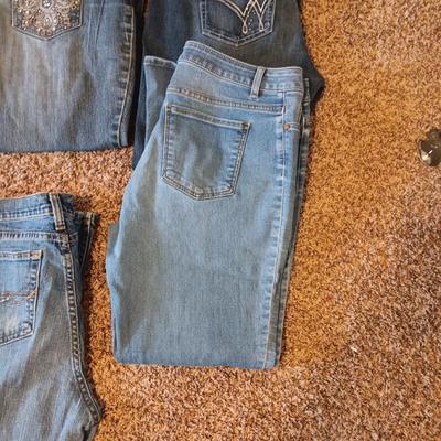 LADIES DENIM JEANS AND CAPRIS SIZE 14