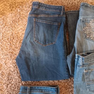 LADIES DENIM JEANS AND CAPRIS SIZE 14
