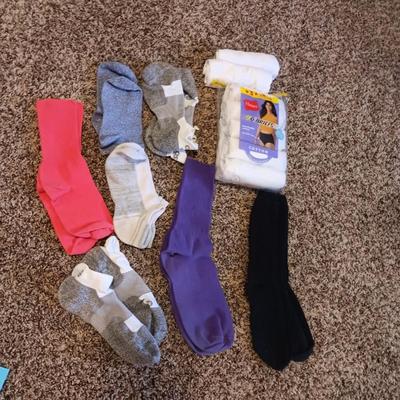 LADIES SOCKS AND NEW UNDERWEAR (7L)