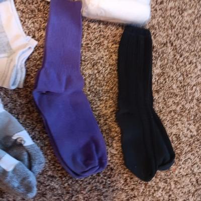 LADIES SOCKS AND NEW UNDERWEAR (7L)