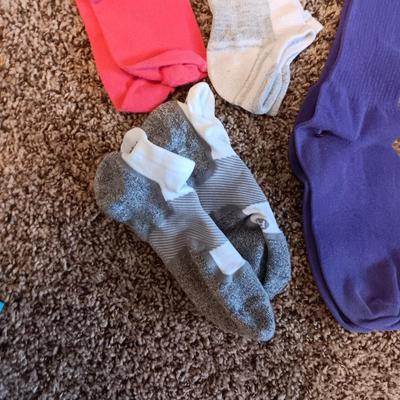 LADIES SOCKS AND NEW UNDERWEAR (7L)